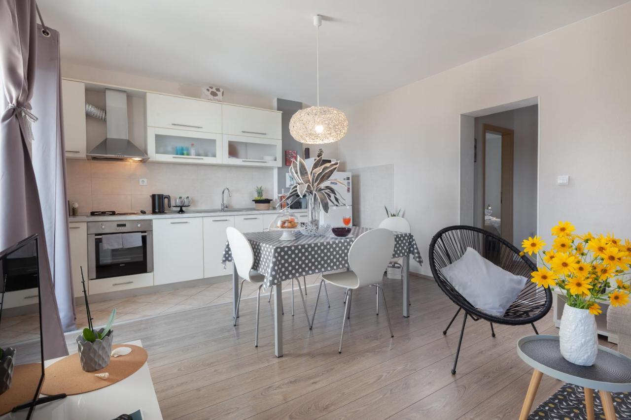 Sea View Ela Apartments Подгора Екстер'єр фото